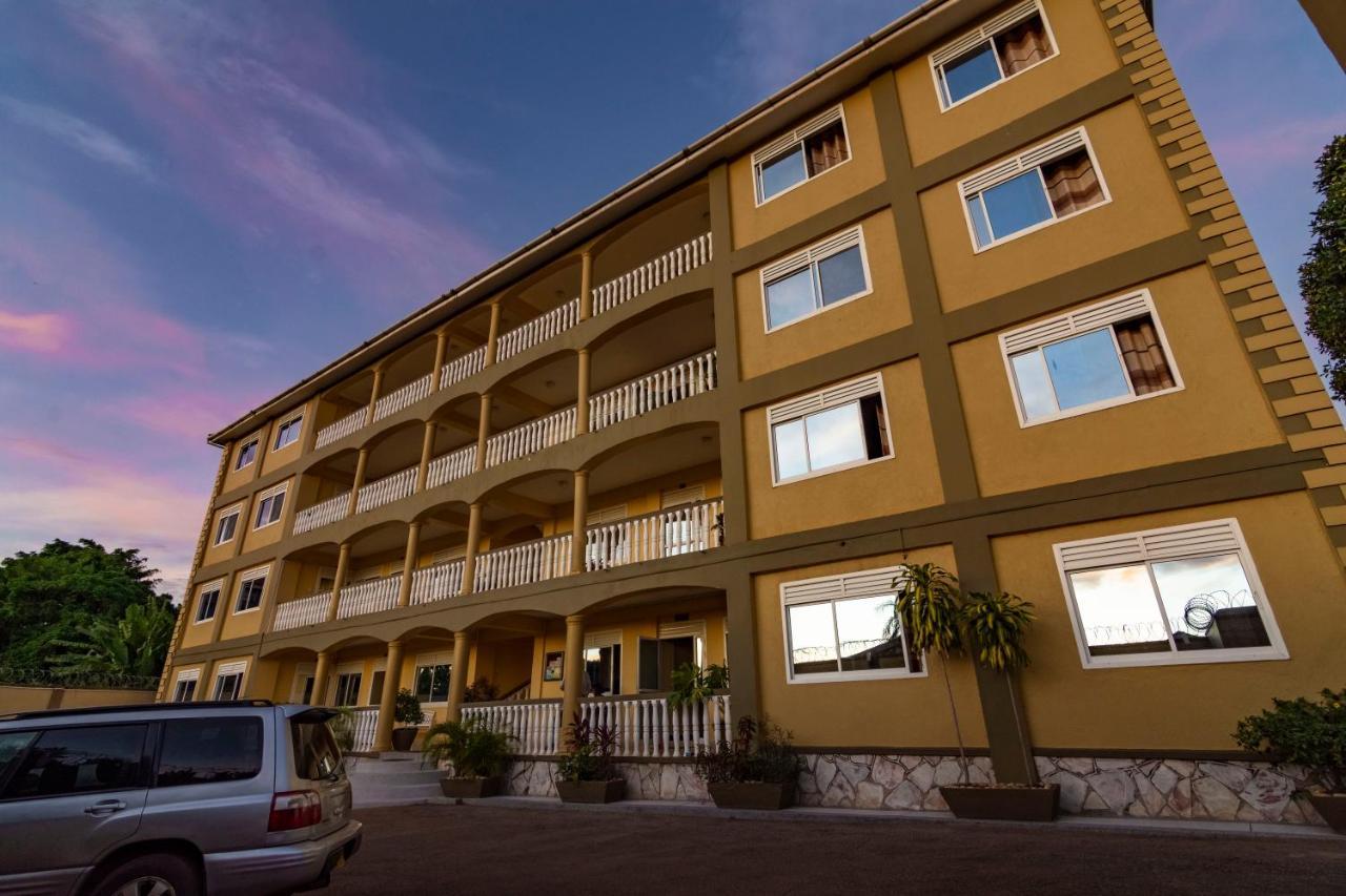 Karibu Bb Suites Entebbe Dış mekan fotoğraf