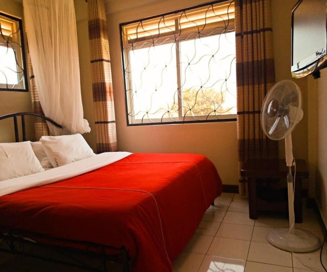 Karibu Bb Suites Entebbe Dış mekan fotoğraf